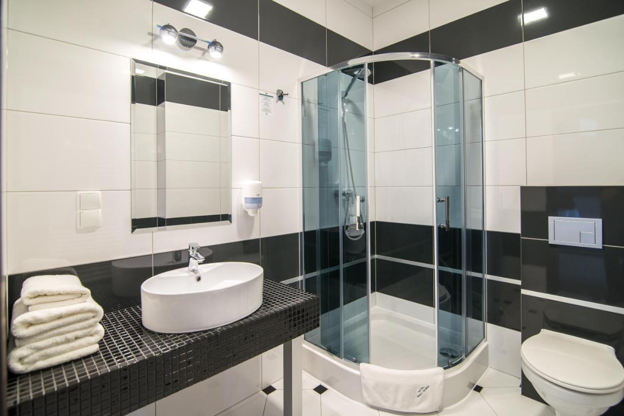 Hotel Bialy Domek Walcz Luaran gambar